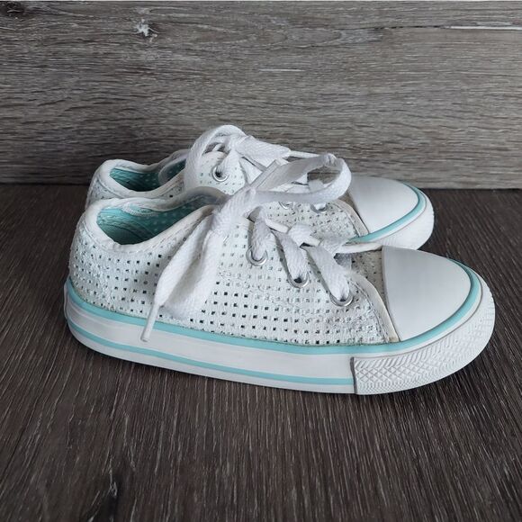 Converse Perforated Low Top Sneaker Size 9 - Picture 1 of 8